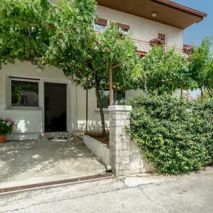 Apartman Inga Apartment